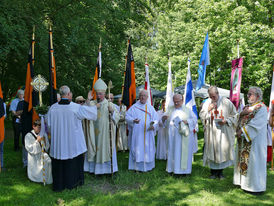 Festgottesdienst zum 1.000 Todestag des Heiligen Heimerads auf dem Hasunger Berg (Foto: Karl-Franz Thiede)